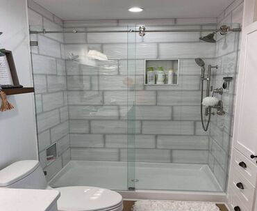 Large horizontal tile shower
